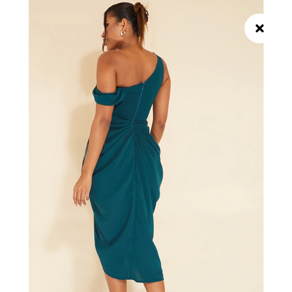 PLT Emerald Green Chiffon Asymmetric Strap Draped Midi Dress - Picture 2 of 4